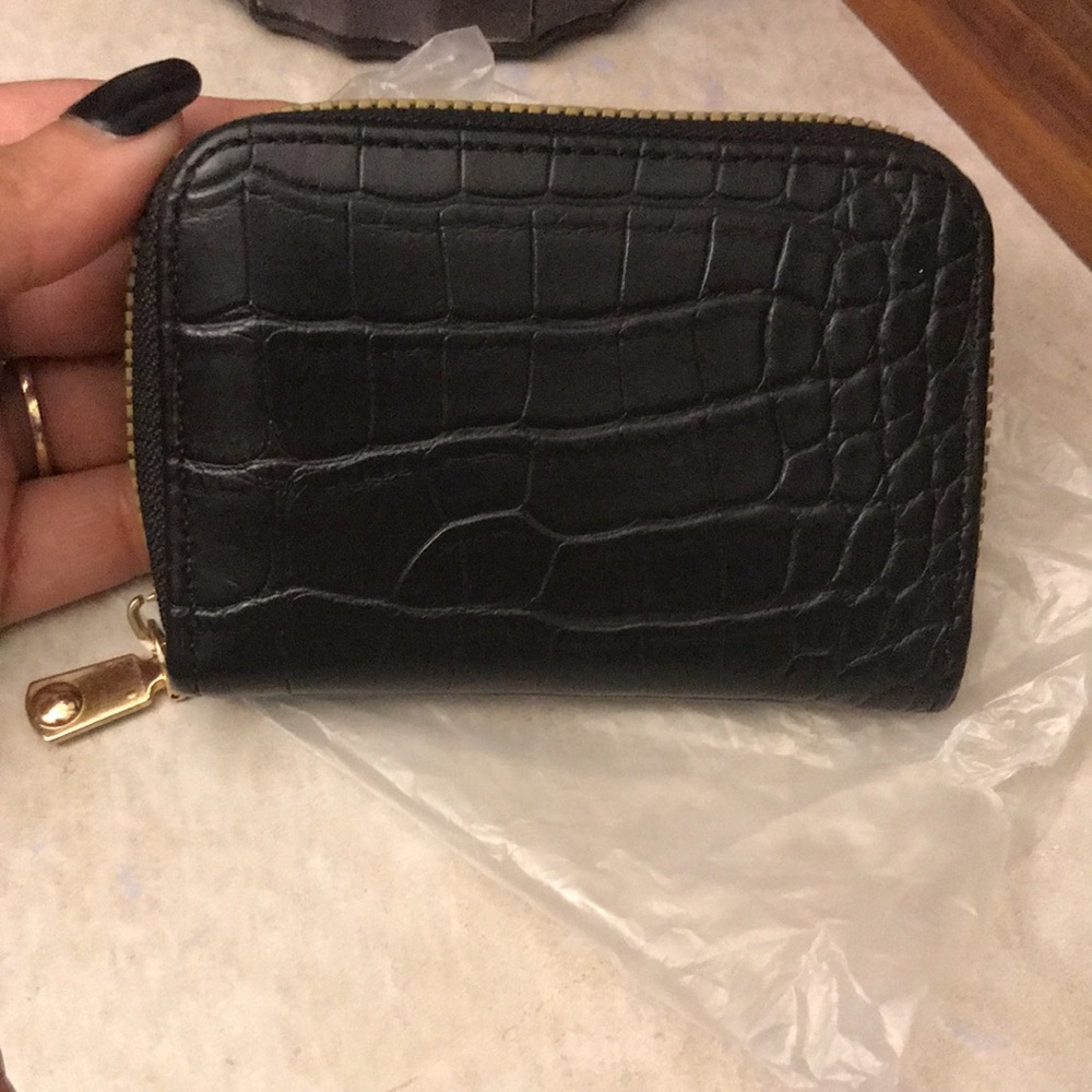 Card holder with Gold Zipper - Picture 6 of 6